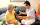 Blutdruckmessung Patient sitzend Heilpraktiker in Aktion